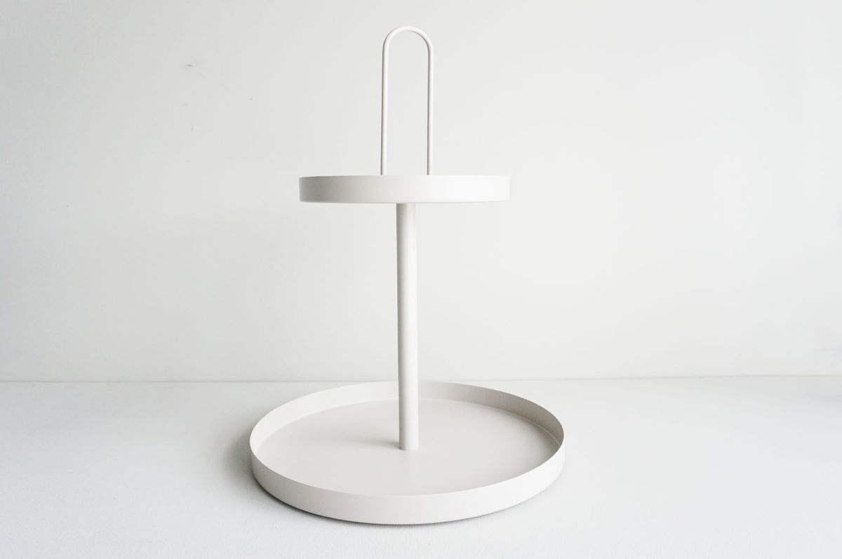 Etasjefat i metall beige